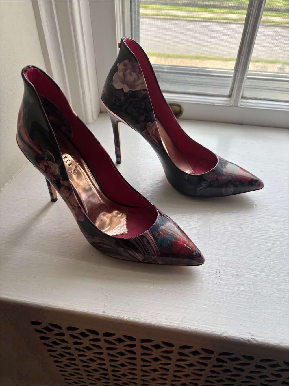 Ted Baker Elegant Floral Pointed-Toe Pumps in Black and Rose